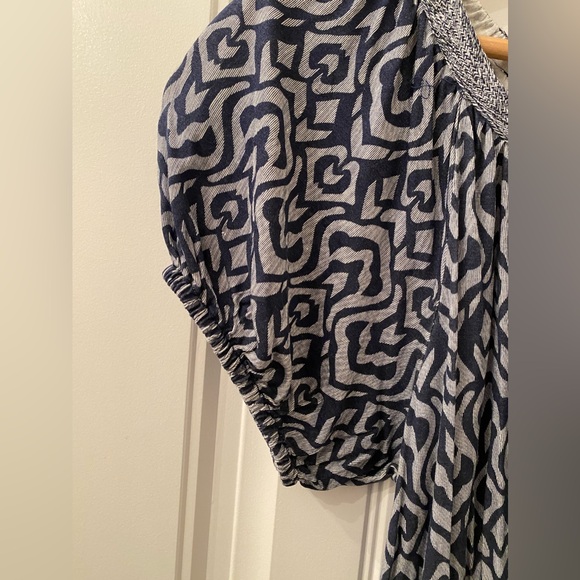 NWT SIZE LARGE SHOW SLEEVE TOP “INDIGO” COLOUR AND SCOOP NECK - Picture 6 of 10